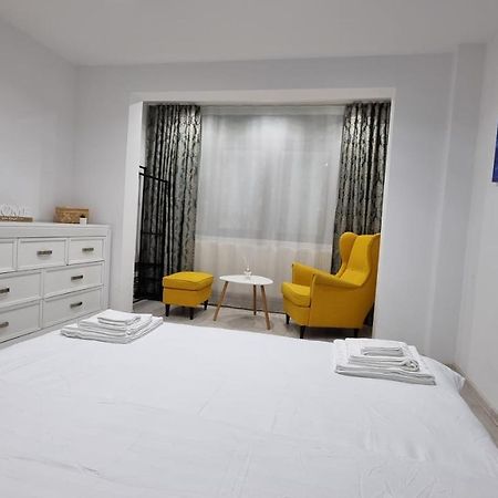 Stone Bridge Apartment Iasi Esterno foto